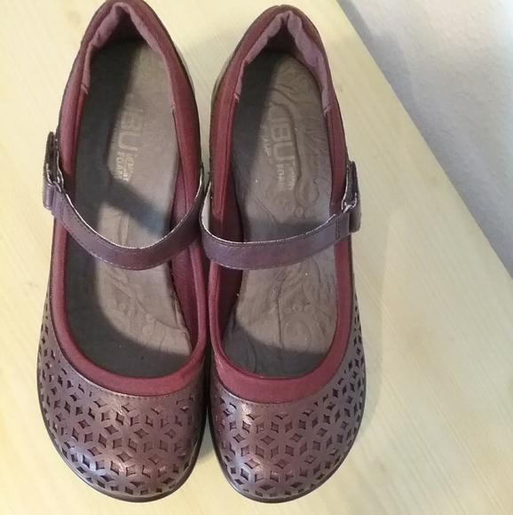 JBU by Jambu Mary Jane in Merlot, Size 7 - Picture 3 of 4